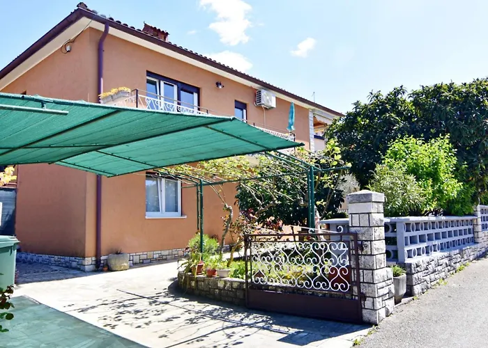 In Mit Schoener Terrasse By Interhome *